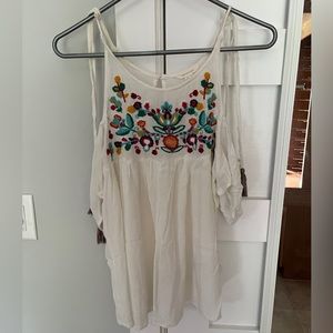 Springfield Cold shoulder flowey embroidered top